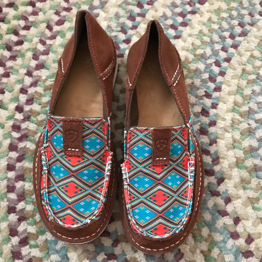 Ariat shoes, BRAND new, never worn. SIZE 8.!